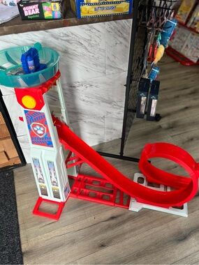 PAW Patrol Rescue Wheels Super Loop Tower HQ
